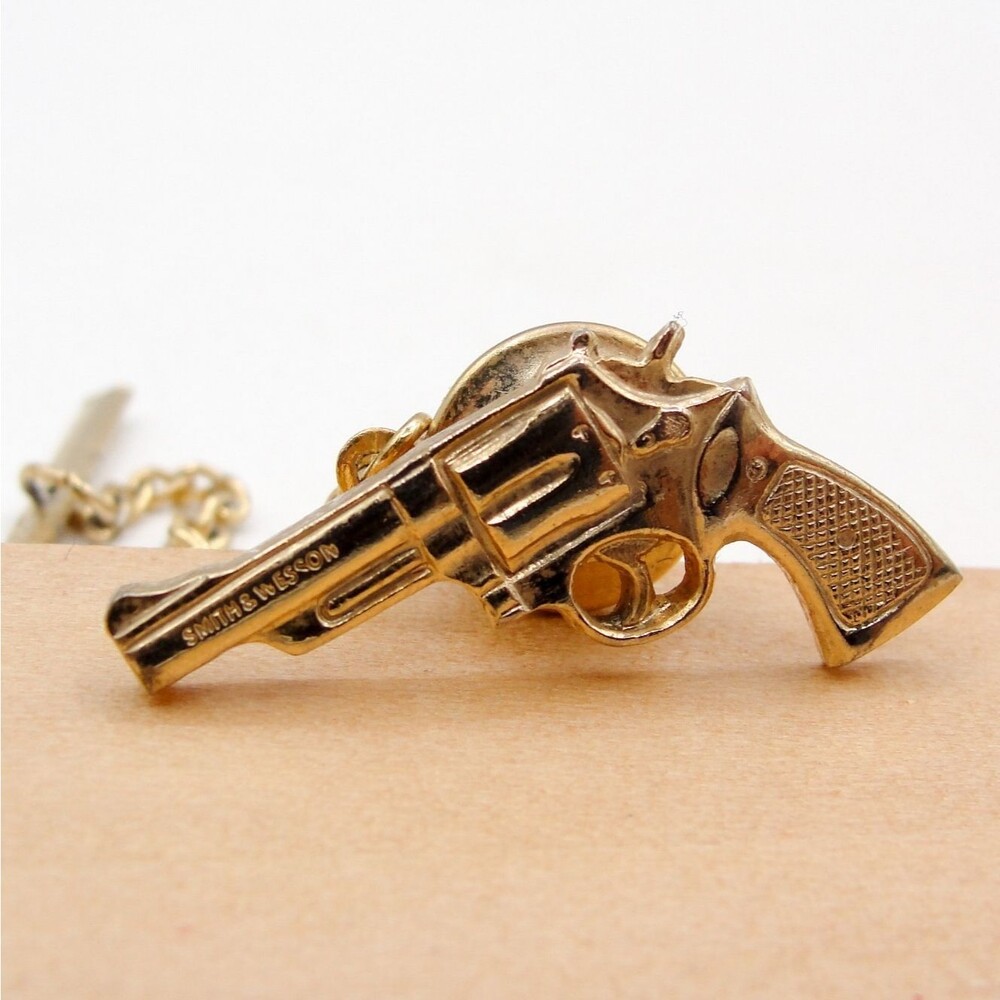 Vintage Smith Wesson Revolver Pistol Tie Tack Lapel Pin Western Cowboy Jewelry